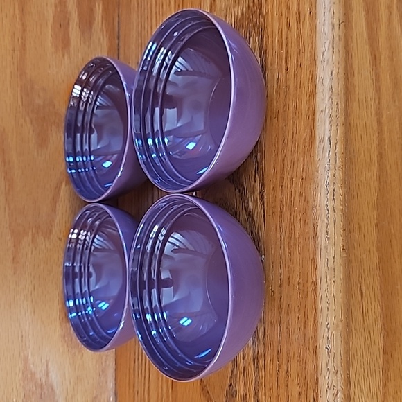 NWT Set of 4 Le Creuset SPRING Ultra Violet Ribbed Bowls – Rare & Beautiful! - Picture 3 of 5